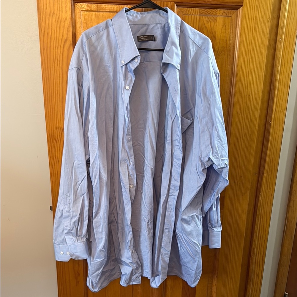 Blue Dress Shirt with Lightweight Fabric and Subtle Pattern